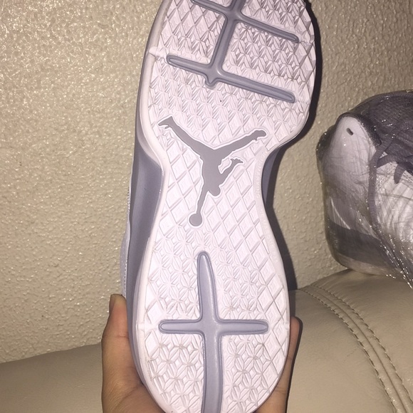 Jordan’s 🖤 - Picture 2 of 3